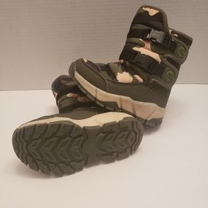 Winter boots green camo